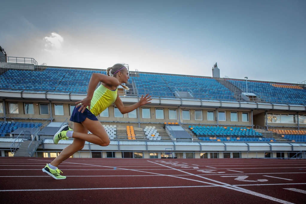 前裁判：布鲁日球员确实对什琴斯尼犯规了，但后者也存在失误